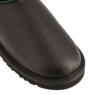 Men Classic Short Metallic Black